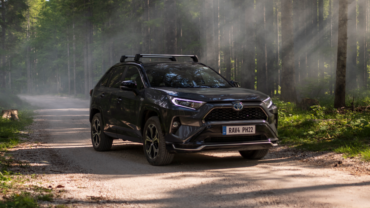 Plug-in Hybrid Cars | Explore PHEV | Toyota UK